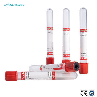 Parte superior vermelha dos tubos plásticos lisos descartáveis da coleção do sangue